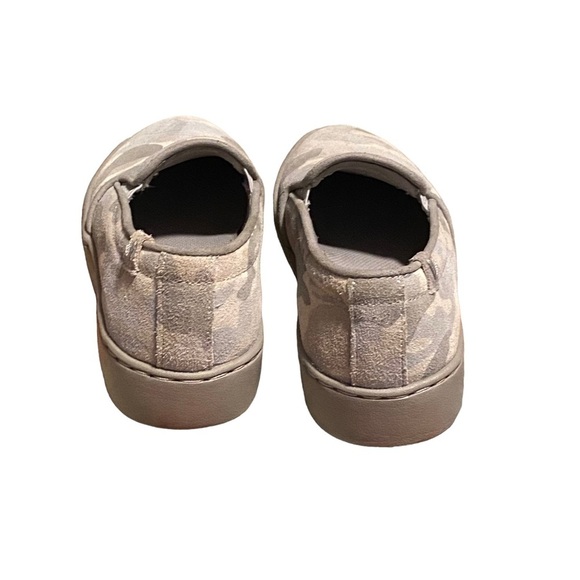 Vionic Gray Camo Avery‎ Pro Suede Slip-On Sneaker - Picture 5 of 8